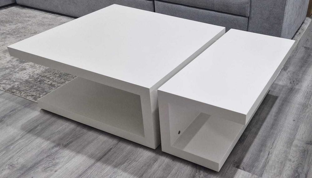 Mesa de centro branco em madeira