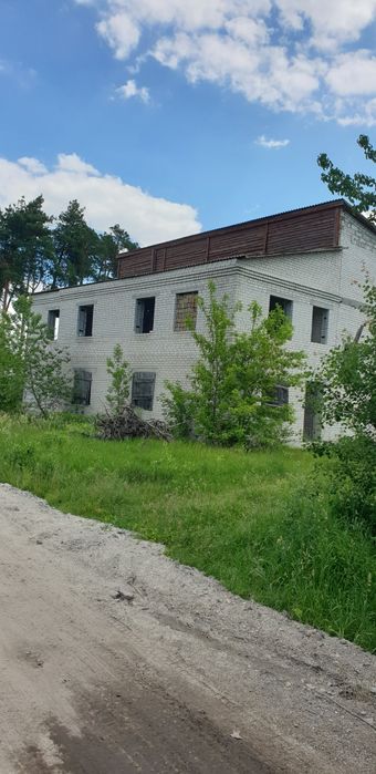Продаж комерц. приміщення 700 м2, 40 сот.землі, р-н Паперової фабрики