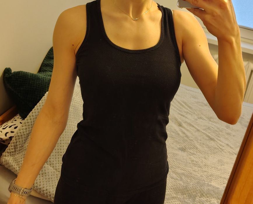 Czarny top na ramiączkach, S