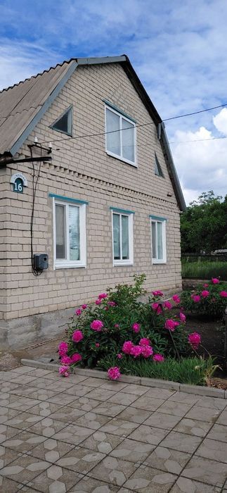 Продам добротний  будинок