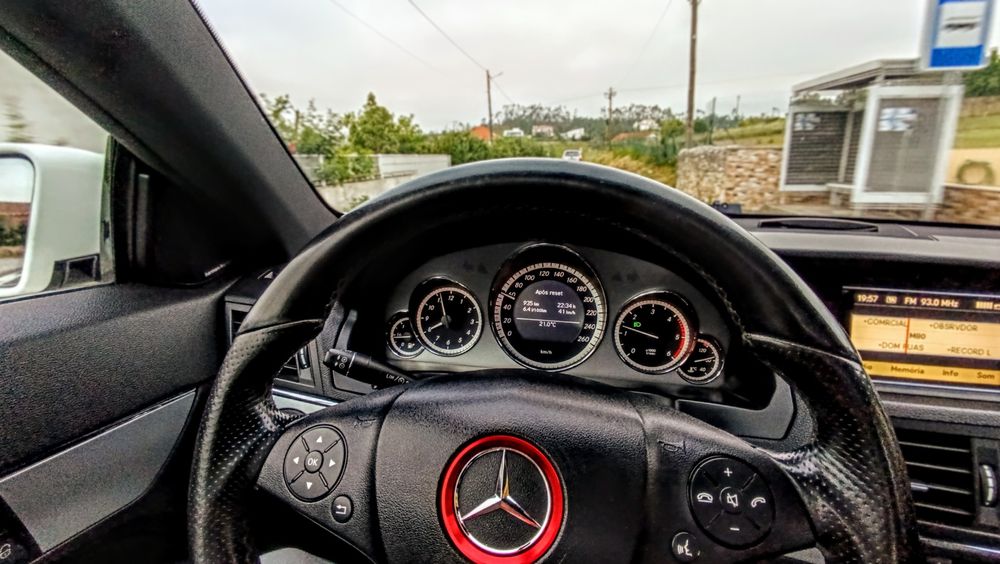 Mercedes E Coupé 2.2 biturbo CDI AMG Skyview