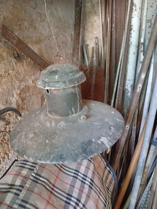 Старый плафон для уличного фонаря