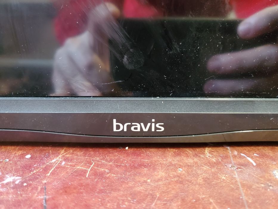 Продажа смарт тв 32' Bravis б/у