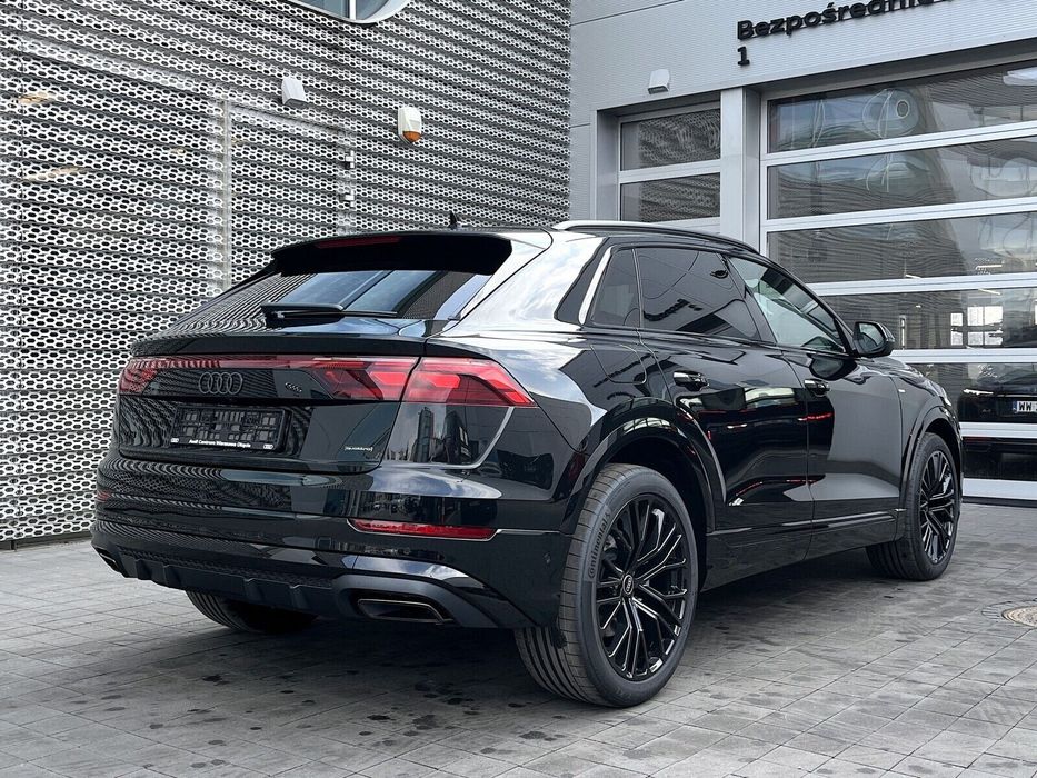 Audi Q8 Cena katalogowa: 573 450,00 zł