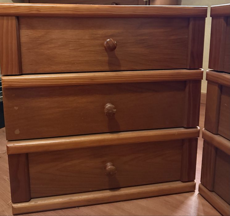 Conjunto de mesas de cabeceira