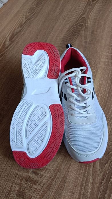 Buty sportowe chłopięce ,rozm.39