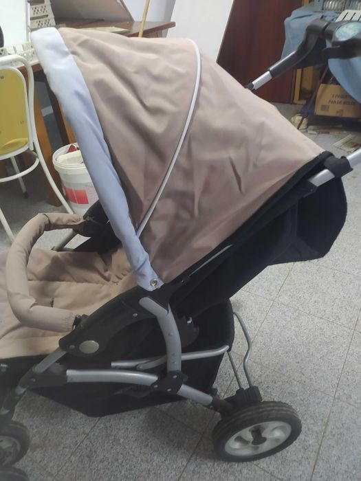 Carrinho de passeio de bebé
