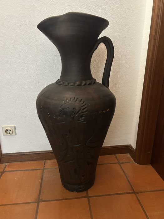 Jarrão castanho antigo