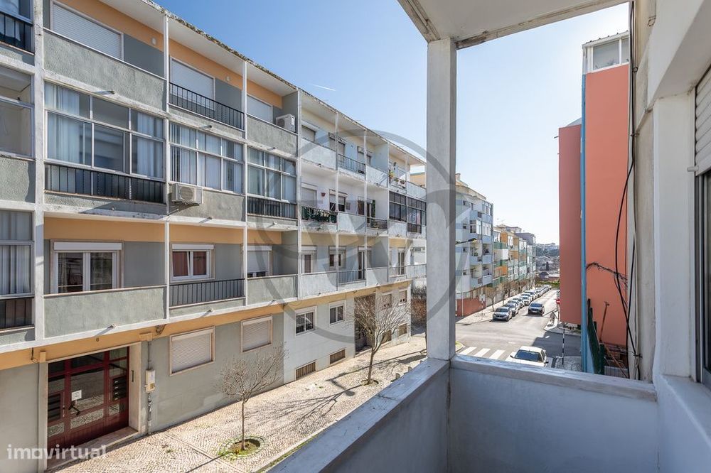 Apartamento T3 para venda em Almada / Cacilhas