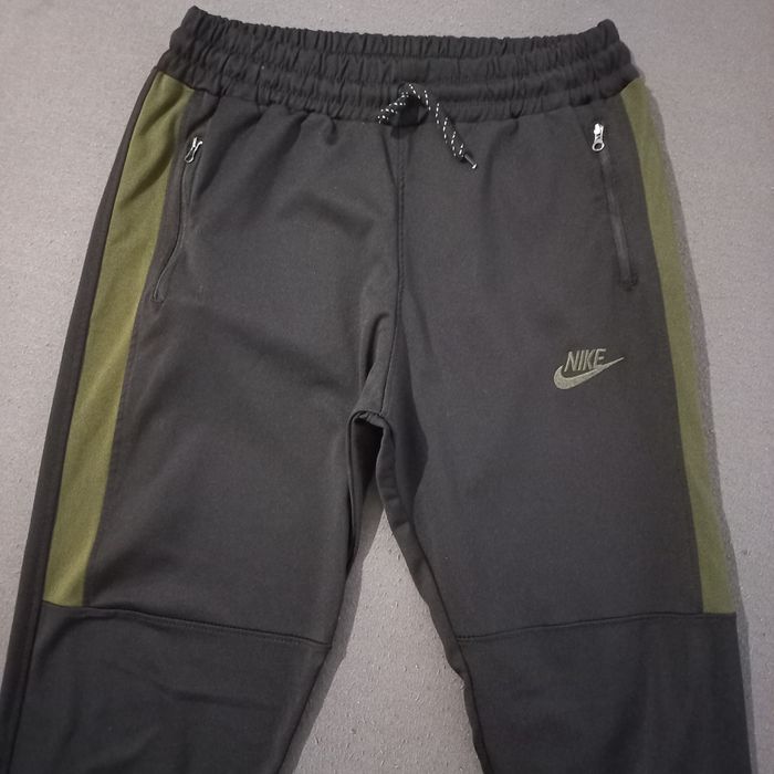 Спортивні штани Nike