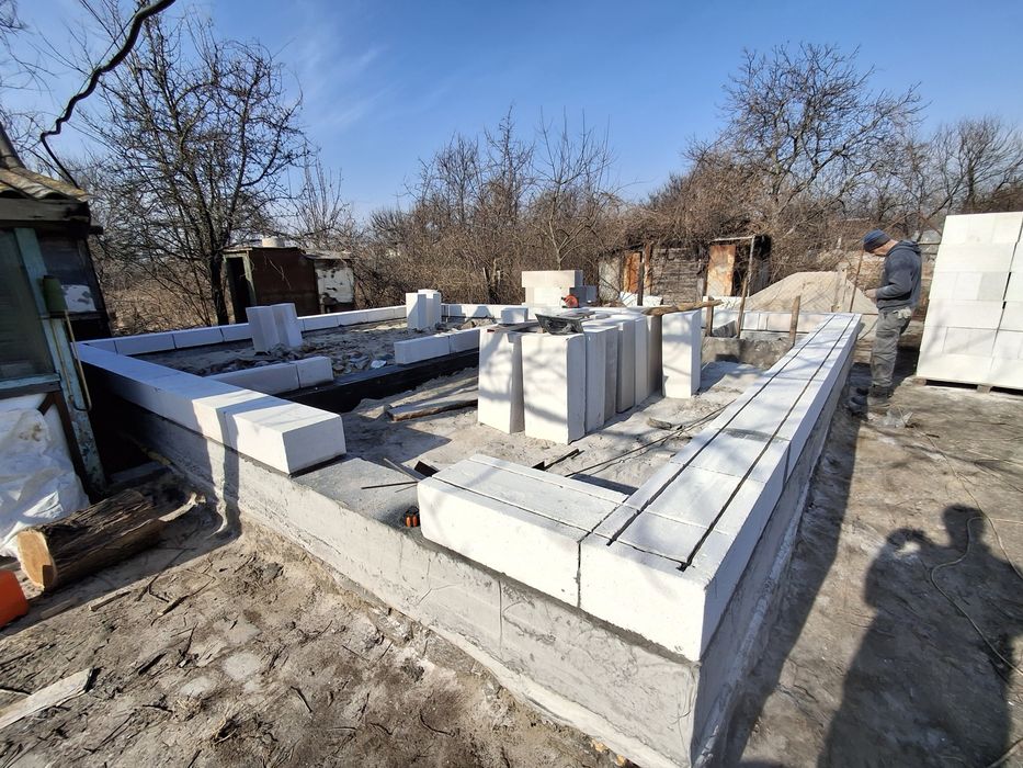 Покрівельні роботи,кладка газоблоку, бетонування