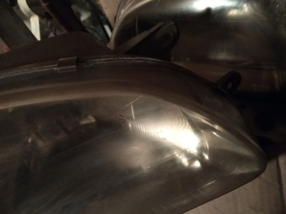 Дві фари та задній фонарь Кіа карнівал , ціна за все1