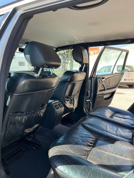 MERCEDES-BENZ E300 Avantgard