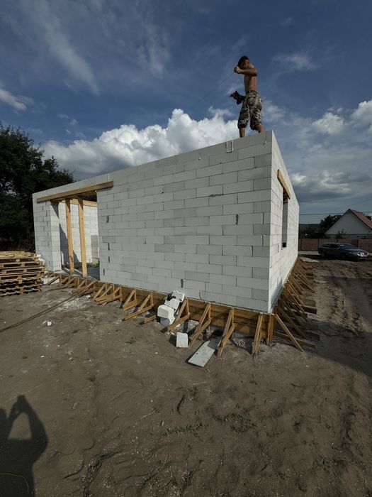 Бригада будівельників,Бомбомховища,фундамент Дах