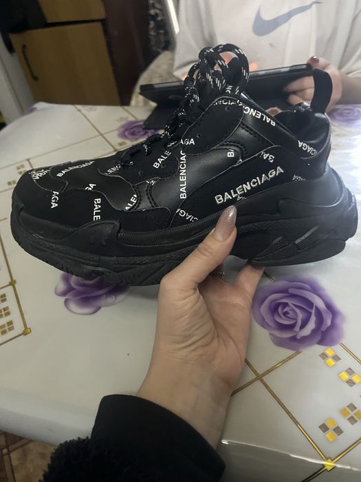 BALENCIAGA Кроссовки 36 размер