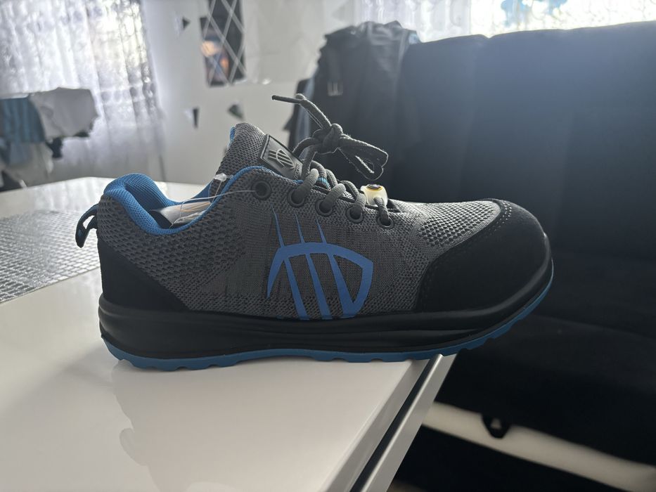 Buty robocze z noskiem