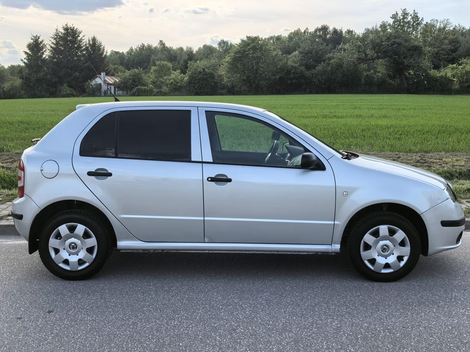 Skoda Fabia_2007_Benzynka_Klima_Czujniki Cofania_OC NA ROK!