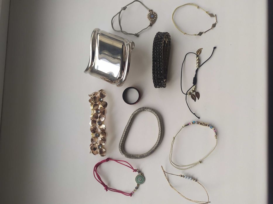 Лот прикрас 675 грам