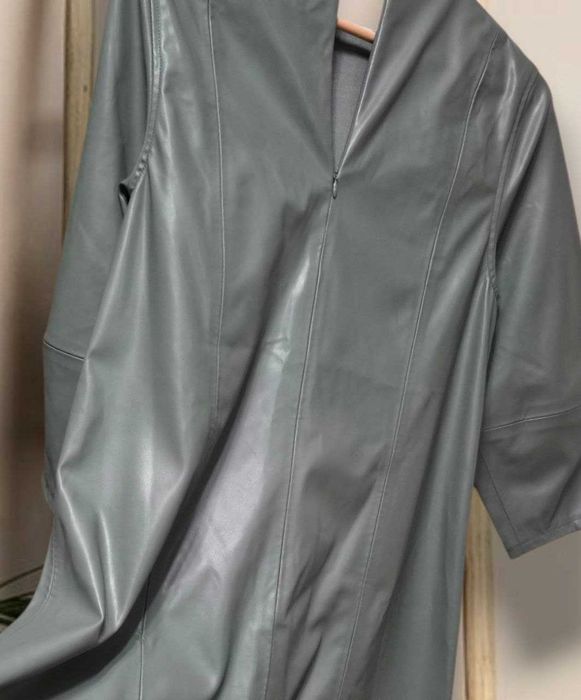Брендовое платье Weekday Meral Dress из экокожи, р. S/M