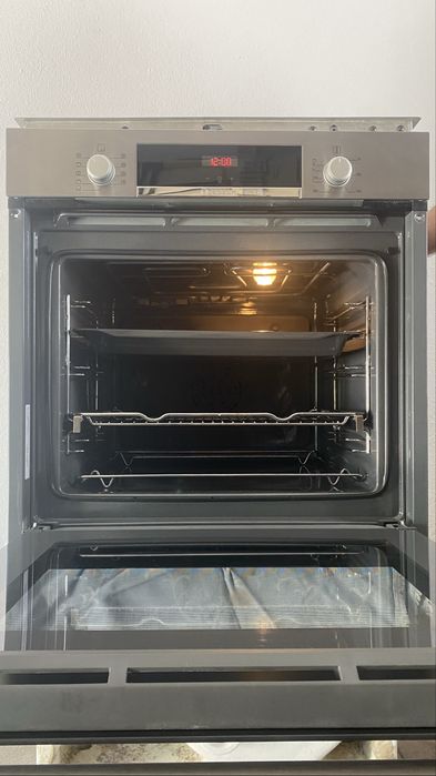 Forno Bosch + Placa Vitrocerâmica Candy — conjunto encastrável