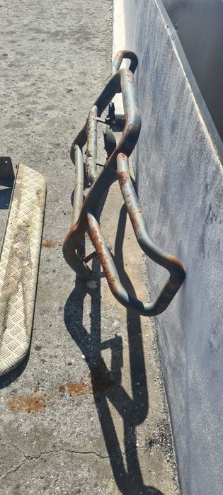 Armadura de frente mercedes-benz