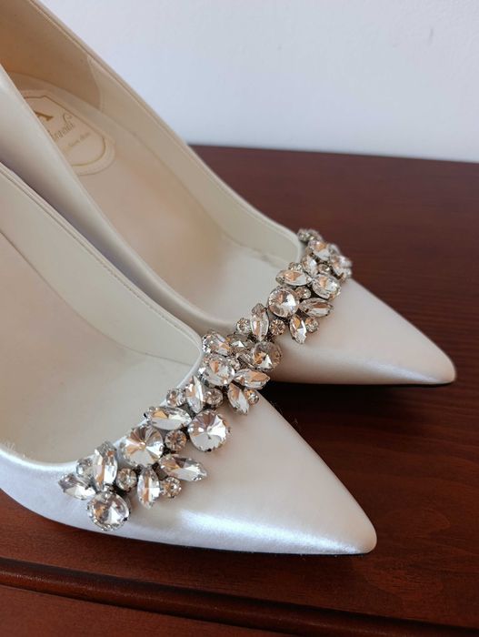 Sapatos de Noiva em Cetim tam. 38 Novos