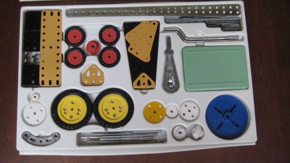 Zestaw mechaniczny modelarski