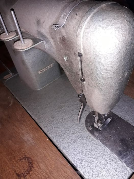 Швейная машина Lucznik Лучник Польша ремонт пошив одежды