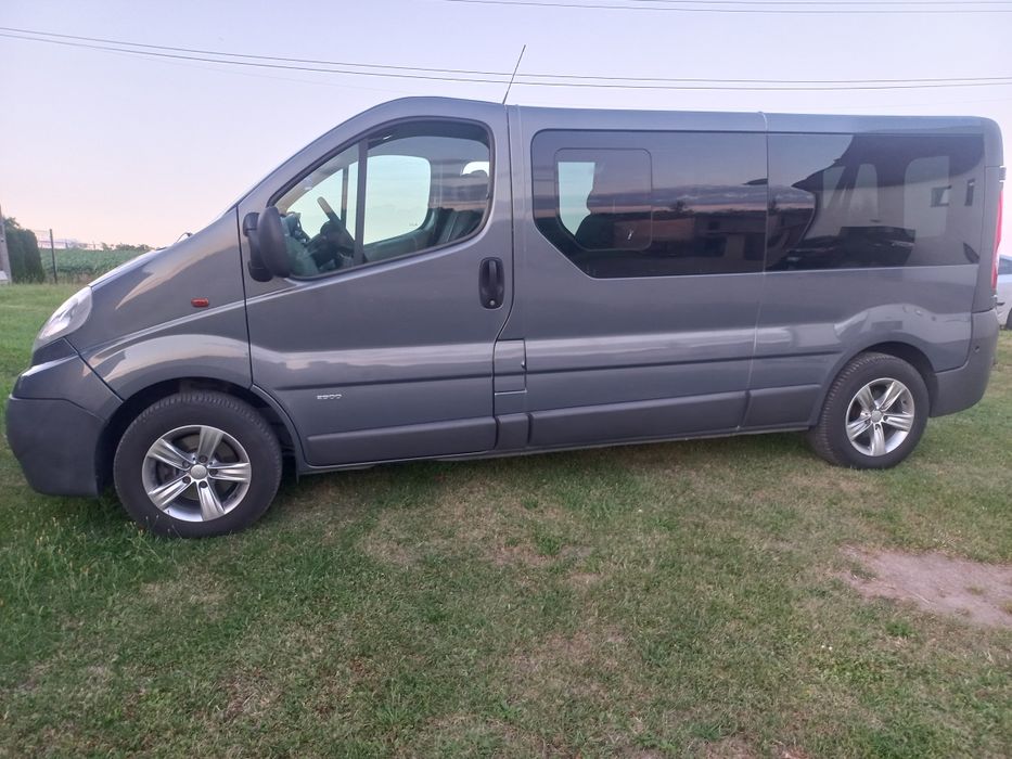 Przewóz, transport osób.Wynajem Busa z kierowcą np.Wesela...