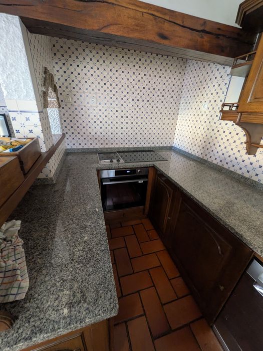 Armários e bancada em mármore para cozinha