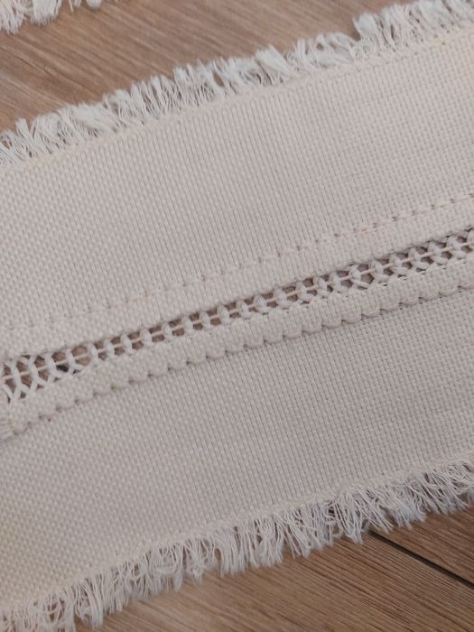 2 sztuki serwetek makatek prl vintage beżowe kremowe 49,5 cm x 17 cm