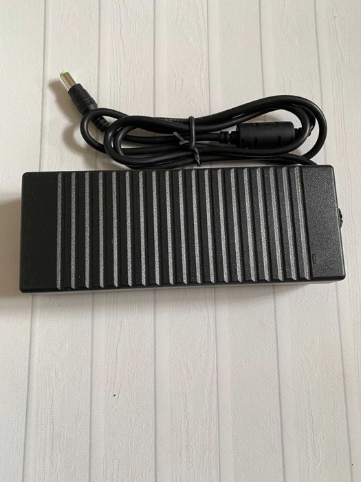 Зарядний пристрій  для ноутбука  TOSHIBA 19V 120W 6.3A 6.3*3.0мм