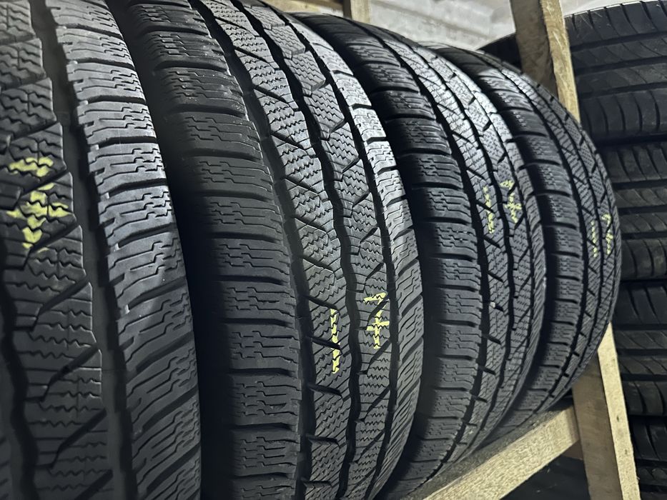 Шини зима 215/60R17C Continental VanContact 2/4шт