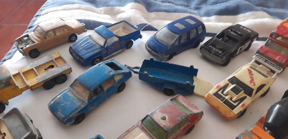 Conjunto de 26 Carrinhos/Miniaturas Antigos