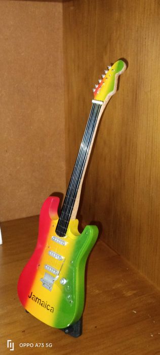 Guitarra Jamaicana decorativa