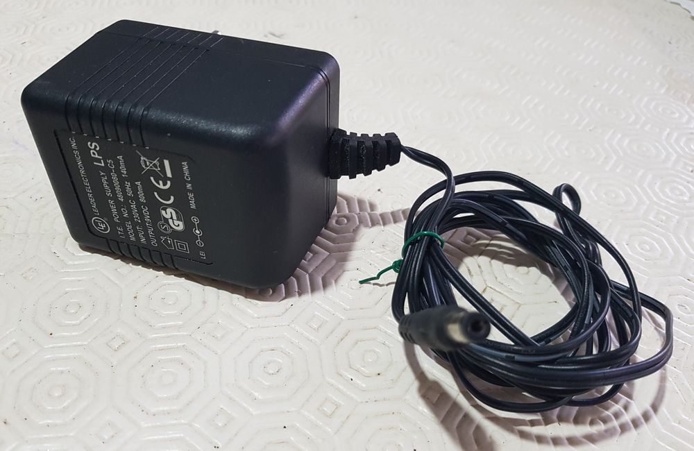 Carregadores de 12 Volt e 9 Volt64740667114883126