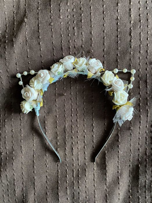 Вінок з троянд з вушками ручної роботи