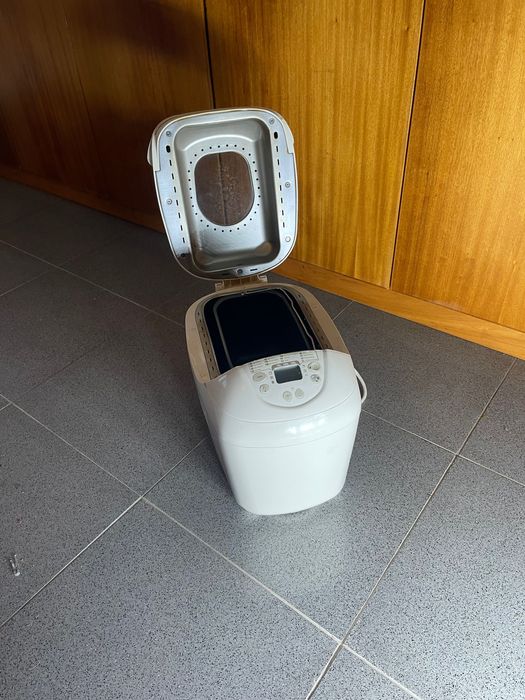 Máquina de pão, pouco uso.