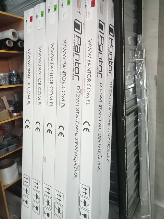 Drzwi zewnętrzne metalowe
