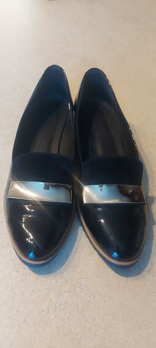 Buty lakierki 38 praktycznie nowe