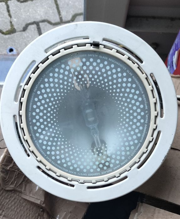 Używane oświetlenie wpuszczane .