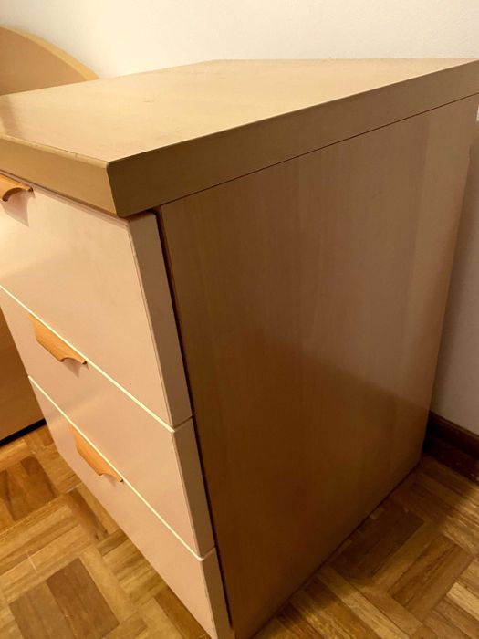 Cama, Colchão e mesa cabeceira