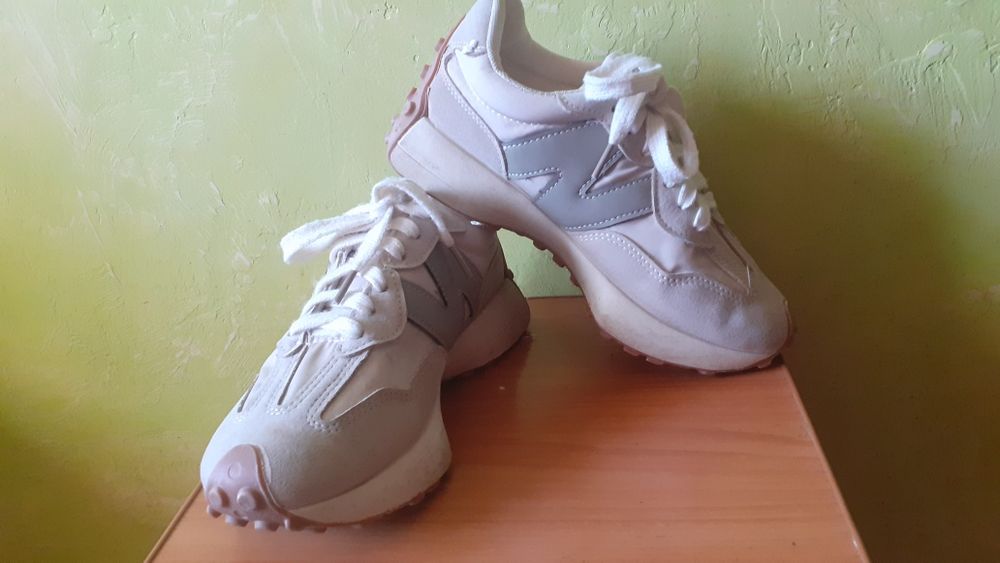 Кроссовки детские.35-36 размер