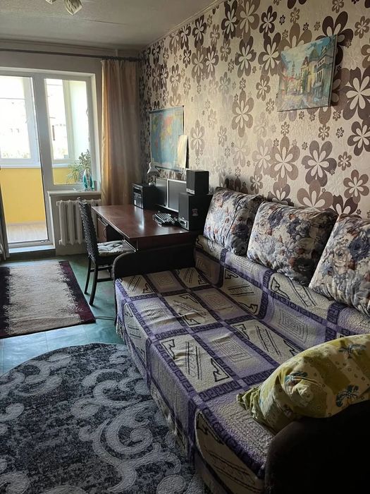 3 - комн. 64 м. кв. 7/9 эт. квартира, район Калиновой. Хорошее состояние.