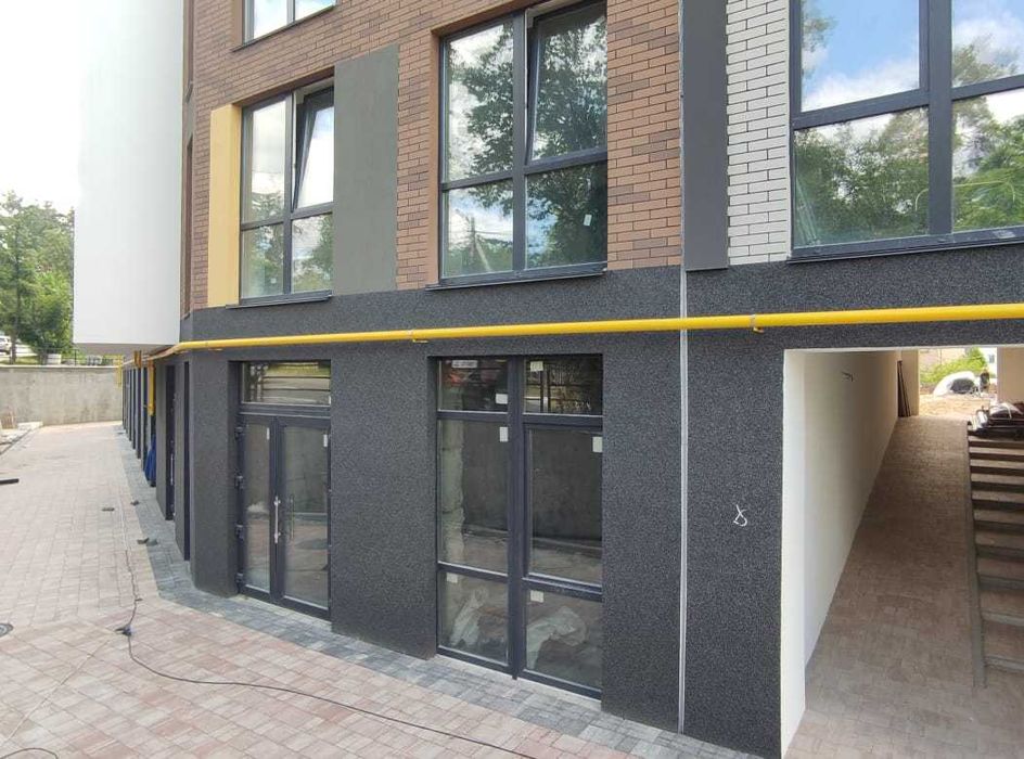 Фасадне приміщення, 77,4 м2,  багатоквартирний ЖК з Укриттям!