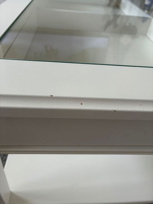 Stolik kawowy z szybą, biały drewniany Ikea liatorp