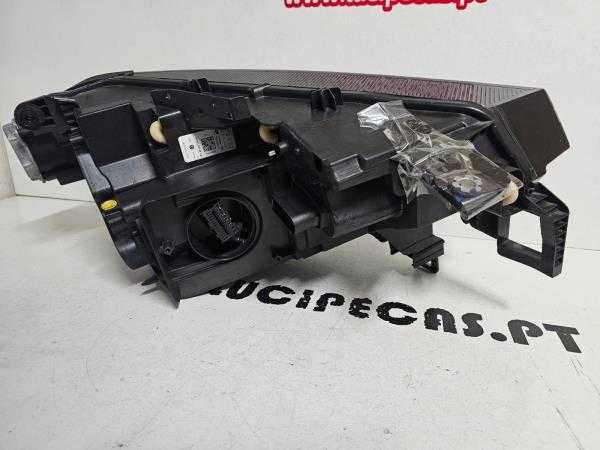 Otica Esq VOLKSWAGEN ID 4 l 23- l 126002