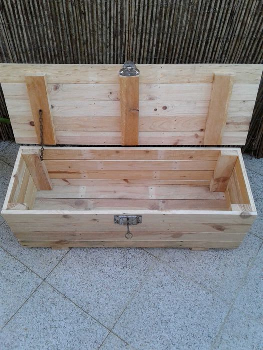 Arca em madeira palete