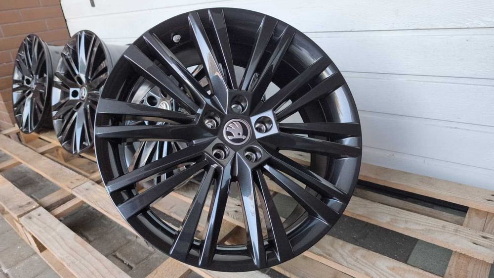 Felgi aluminiowe Skoda Superb IV III Vw Audi 19" 5x112 nowe (OL751F)