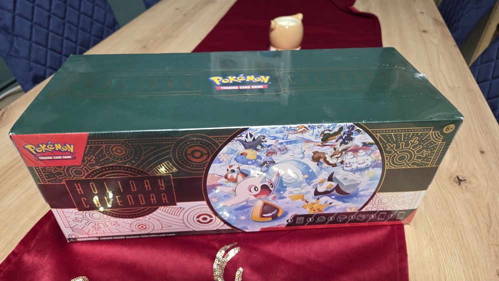 Kalendarz adwentowy pokemon tcg Holiday Calendar karty pokemon mikołaj